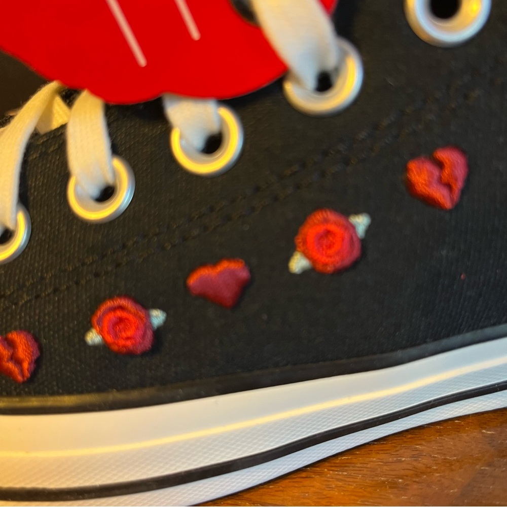 CONVERSE Women’s Chuck Taylor All Star Valentine's Day 2025 Sneakers - Picture 6 of 12